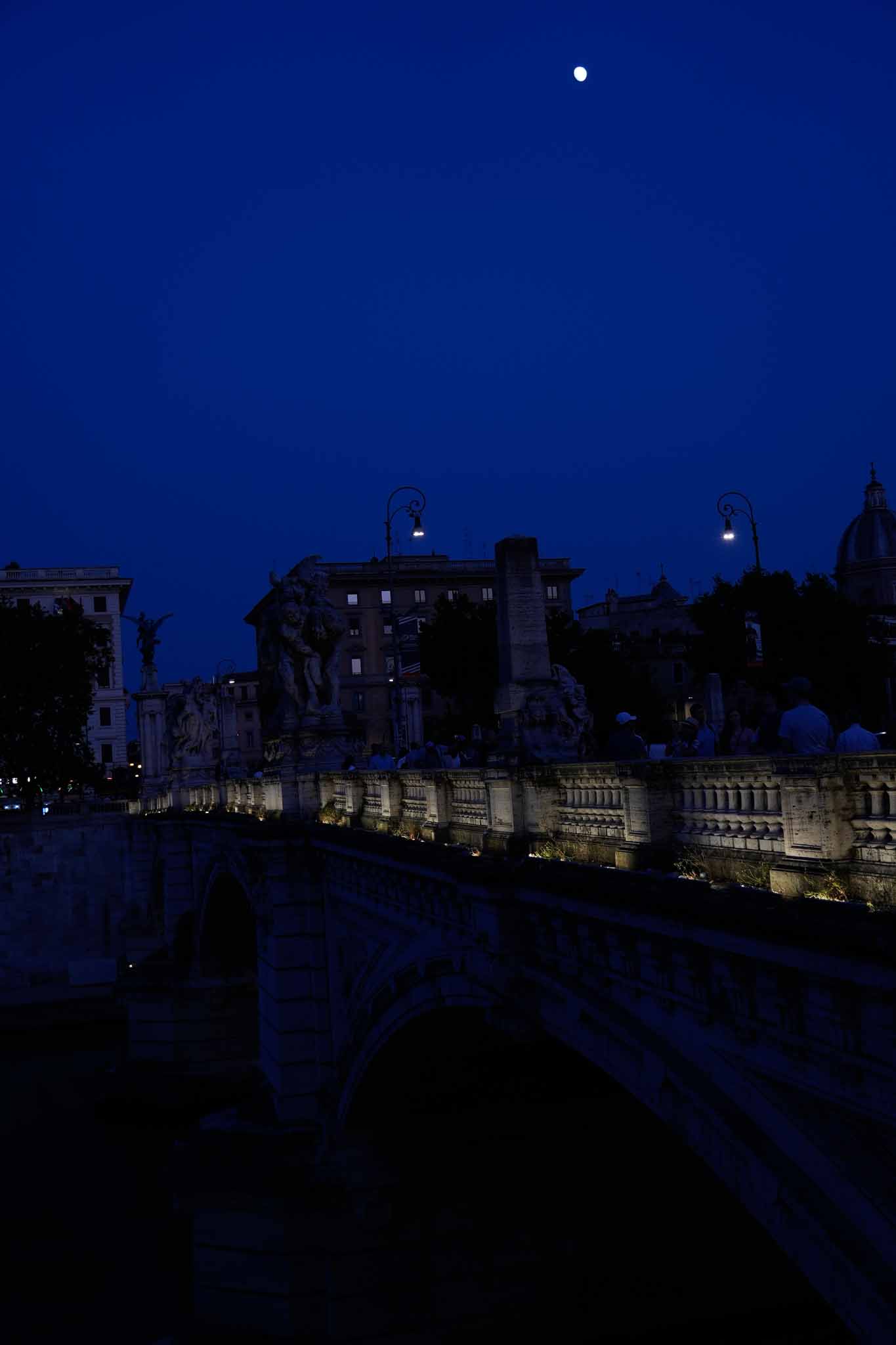 レタッチ外注｜クラウドソーシング vs 専門会社、どっちが正解？