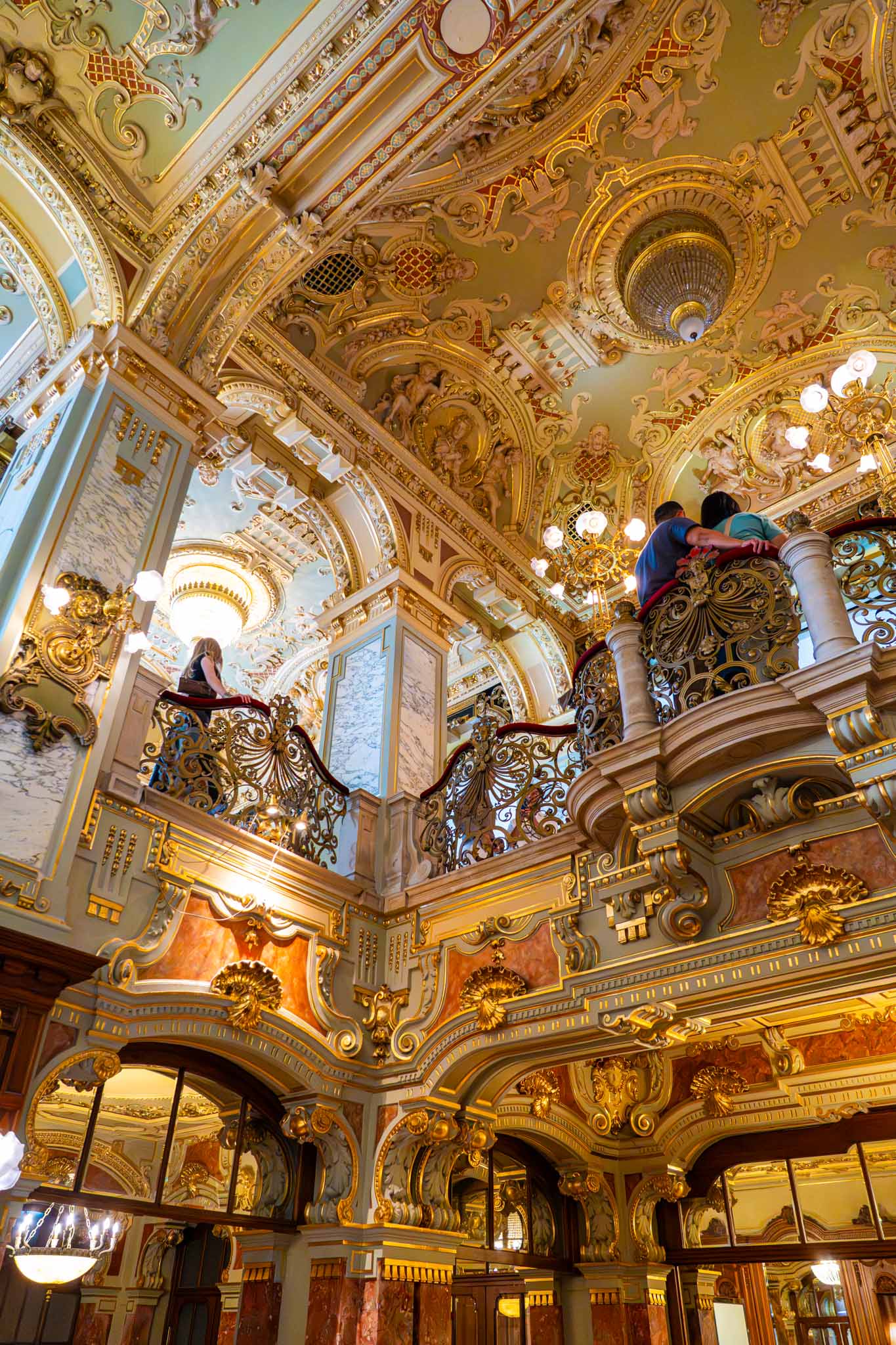 人間の目とカメラの違い｜なぜレタッチが必要なのか